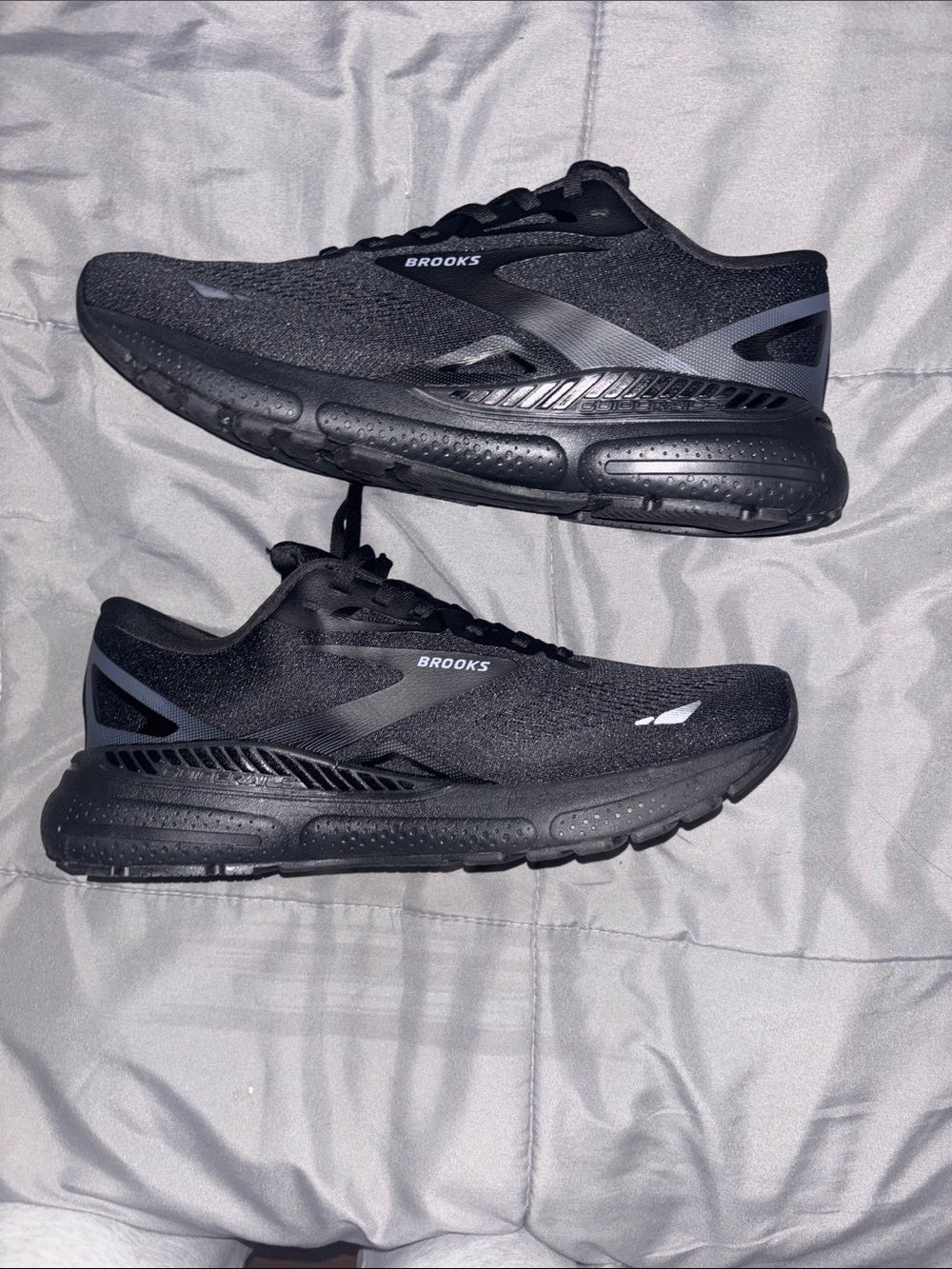 Brooks Adrenaline GTS Men's Running Shoes - Black - Picture 2 of 7